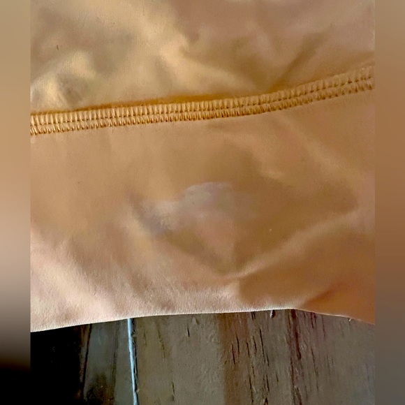 LULULEMON ORANGE CRUSH AOORTS BRA SZ4 - Picture 4 of 7